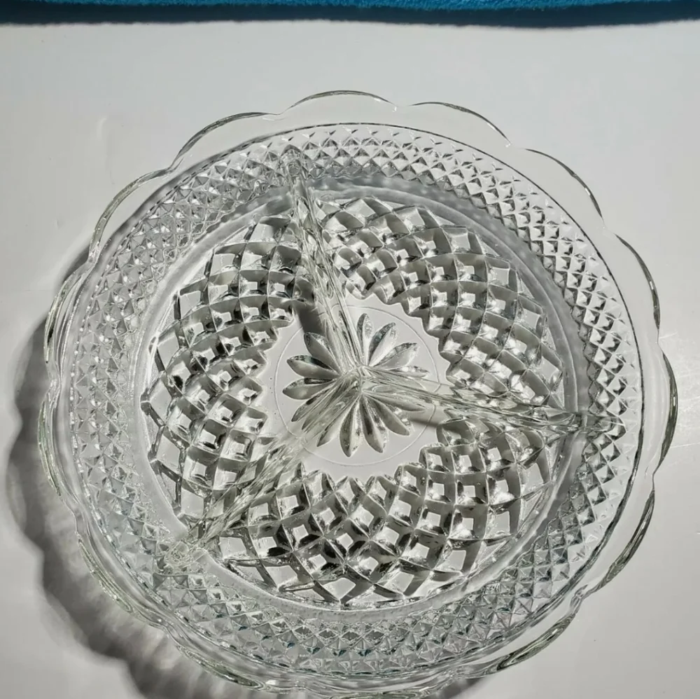 Vintage Relish Dish Anchor Hocking Wexford Clear 3-Part Heavy Pressed Glass - Picture 2 of 6